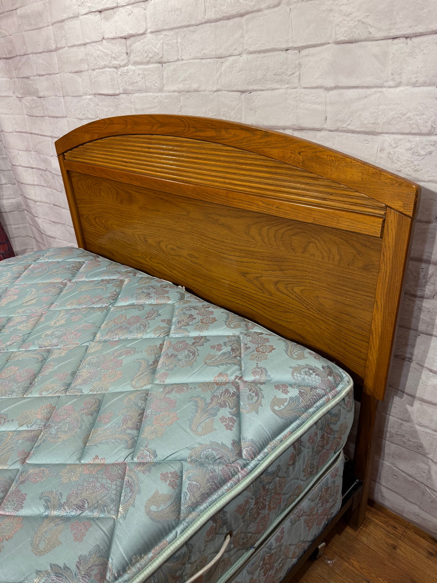 Queen Bed - Simmons