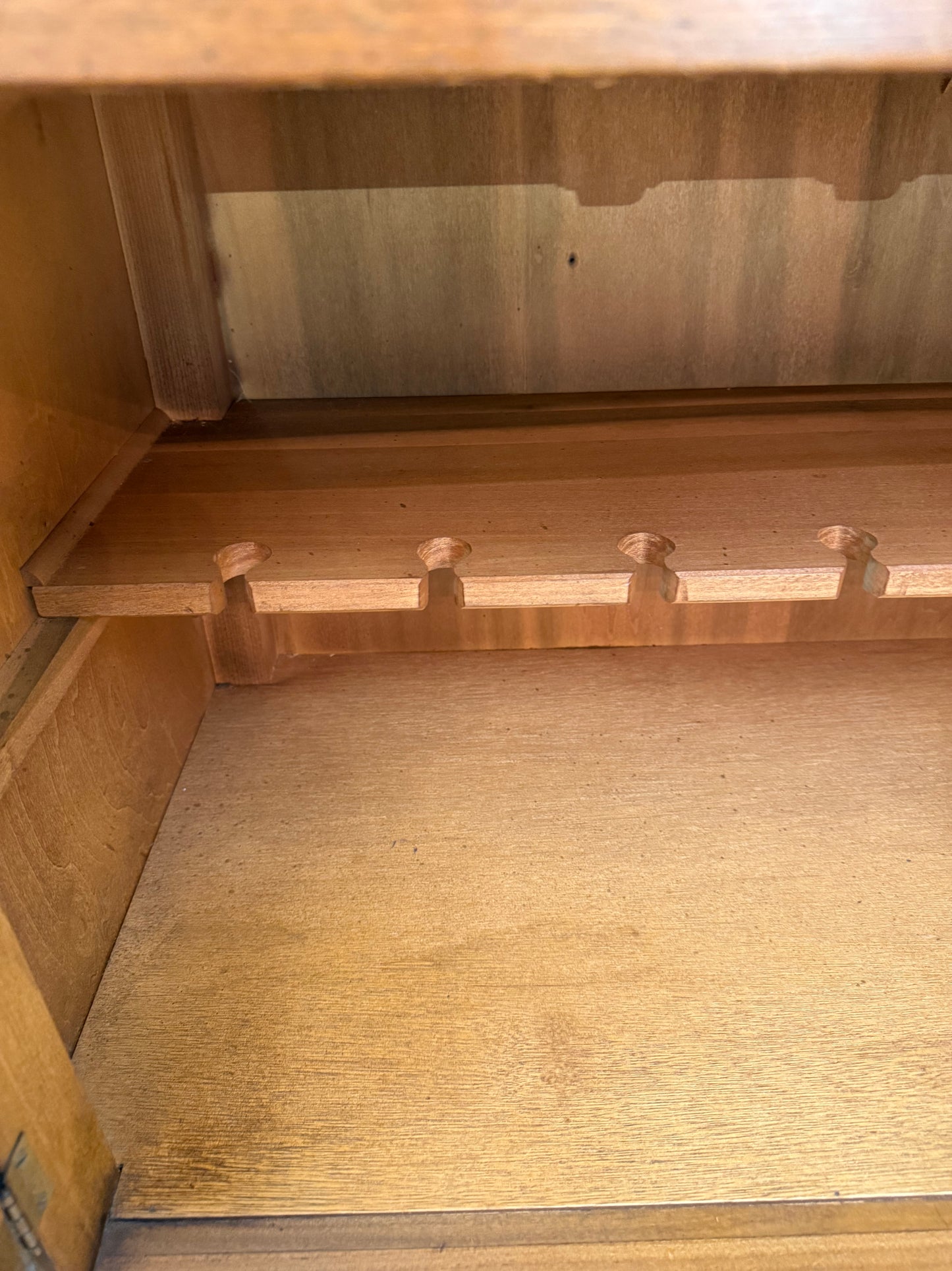 MCM Sideboard - Mt Arie