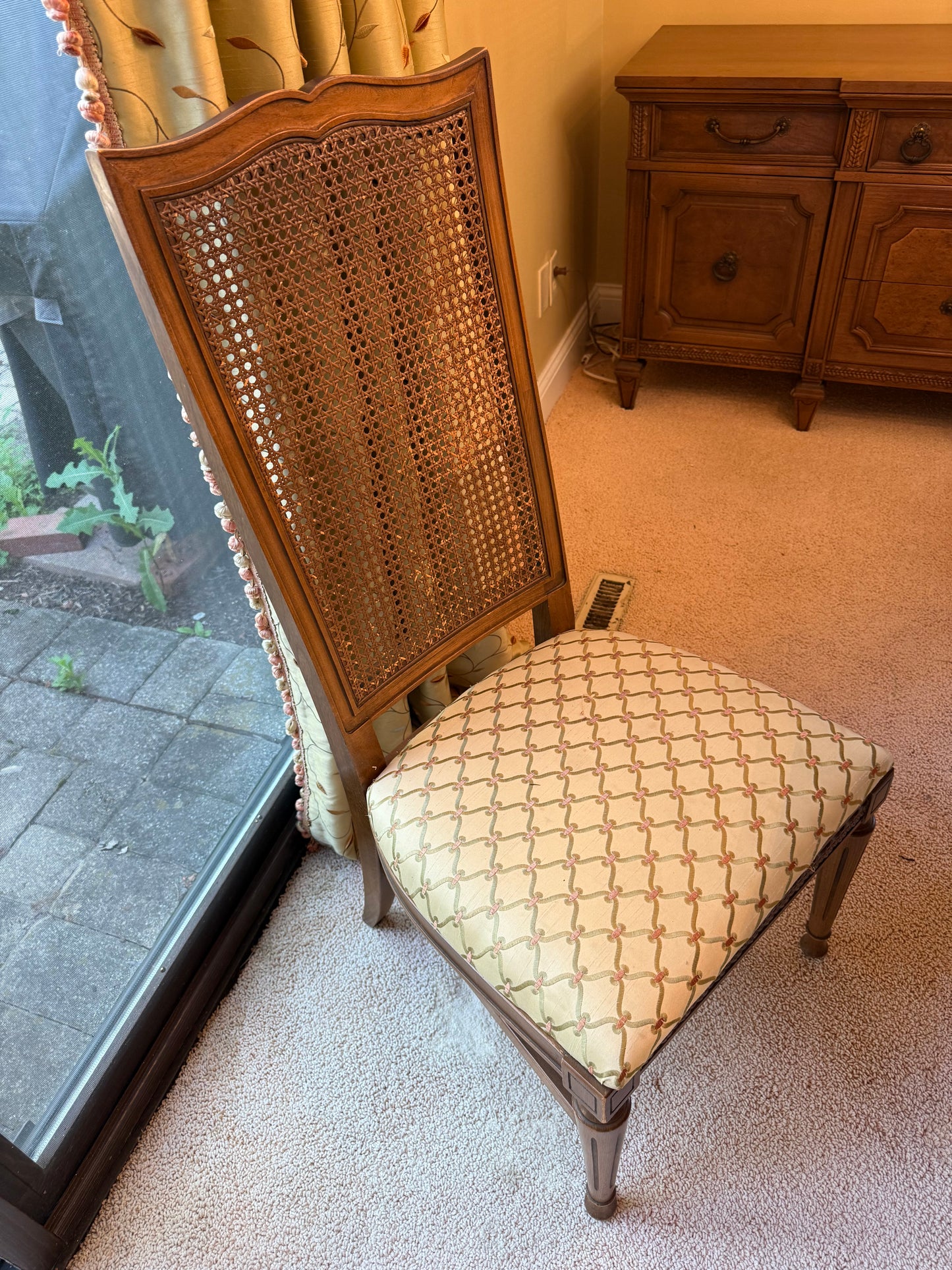 Vintage Dining Table w/4 Chairs