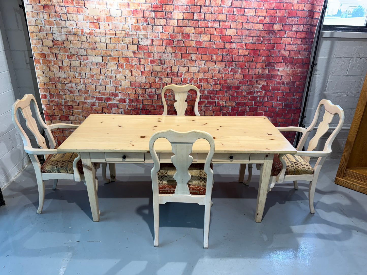 Pottery Barn Dining Table & 4 Chairs