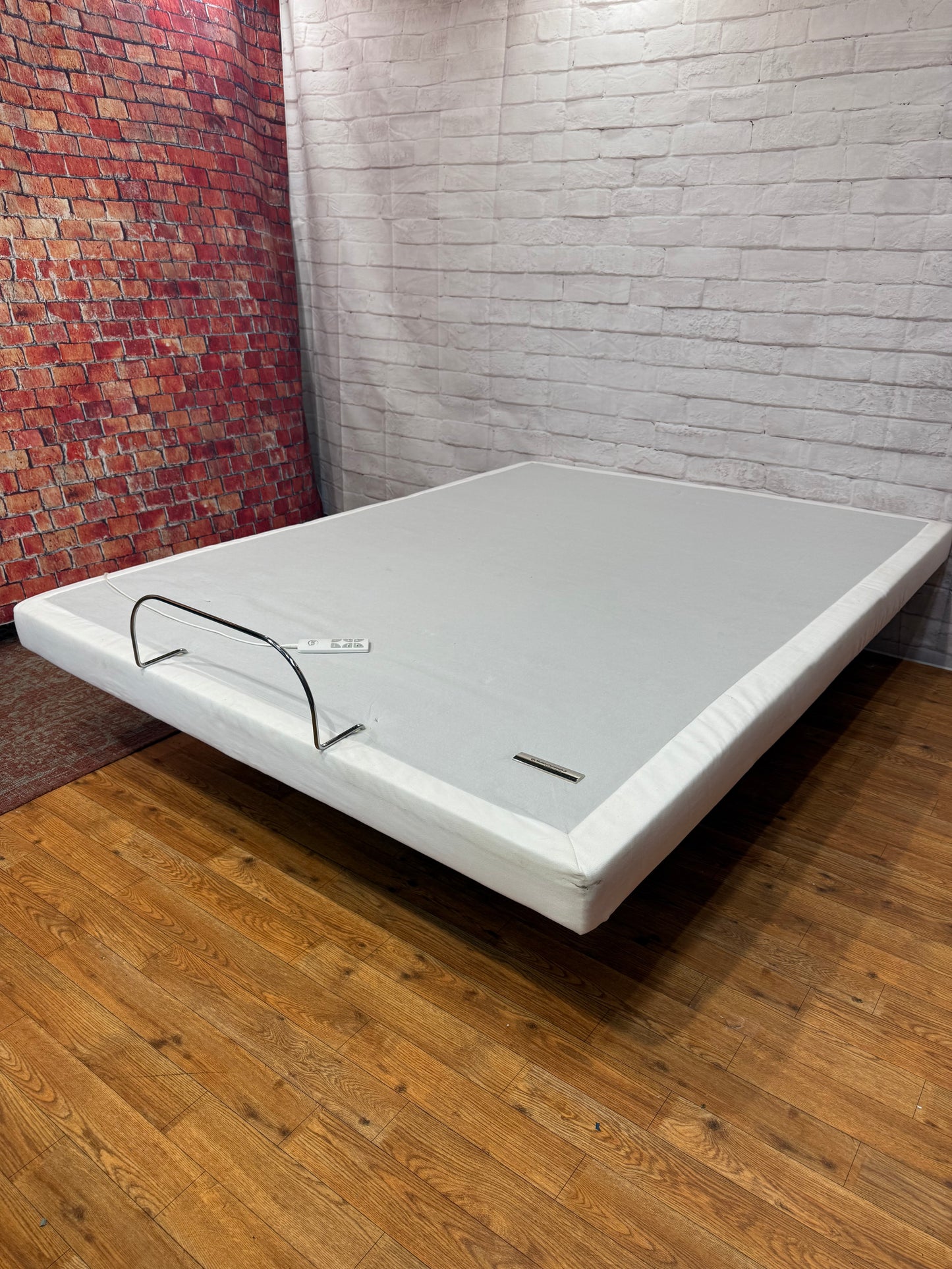 Serta Adjustable Queen Bed Base