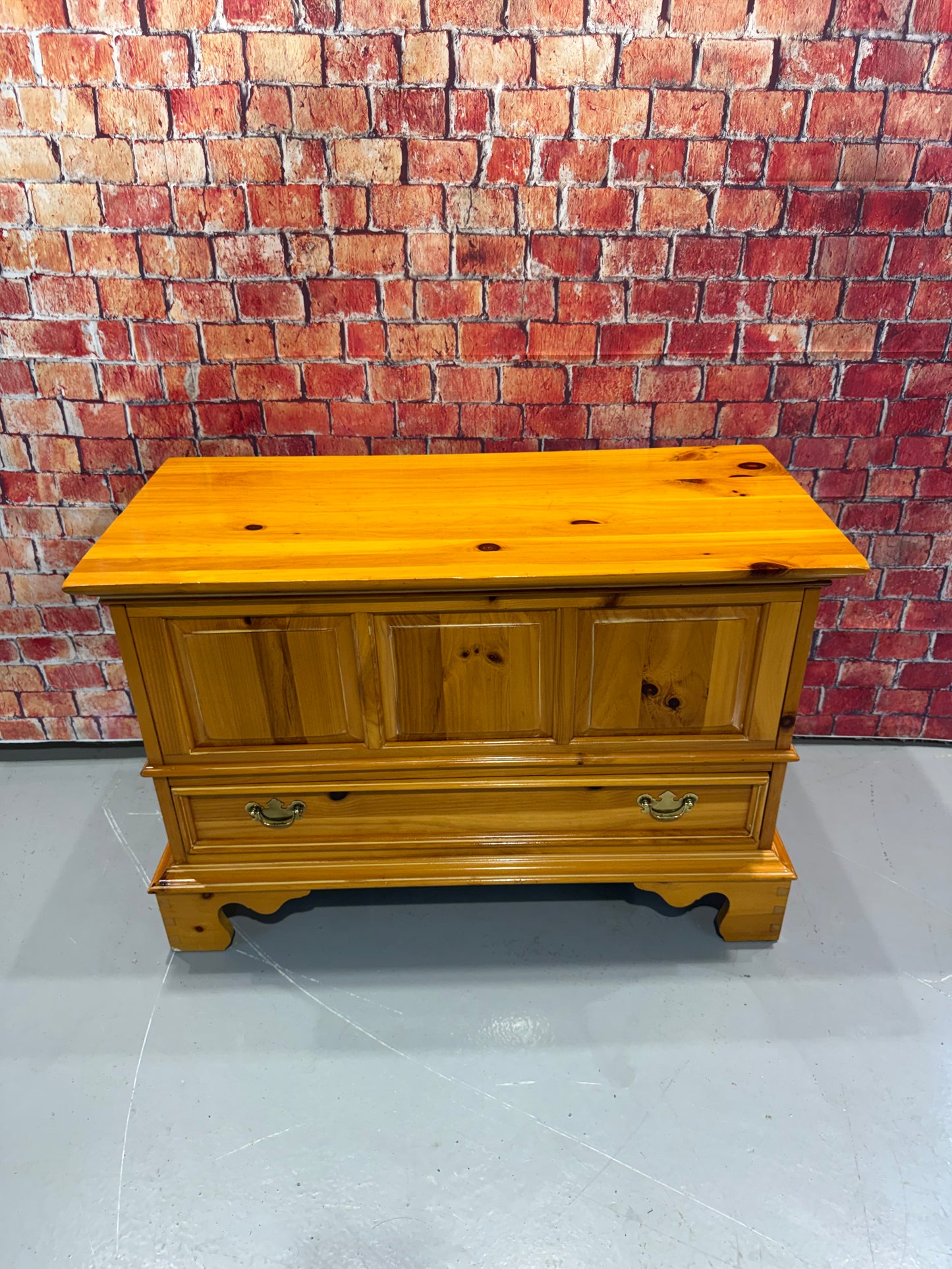 Lexington Cedar Chest