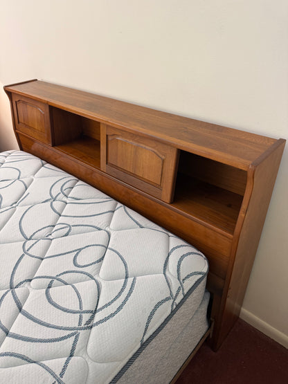 Vintage Full Bed