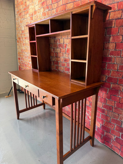 Desk with Hutch/Bookshelf