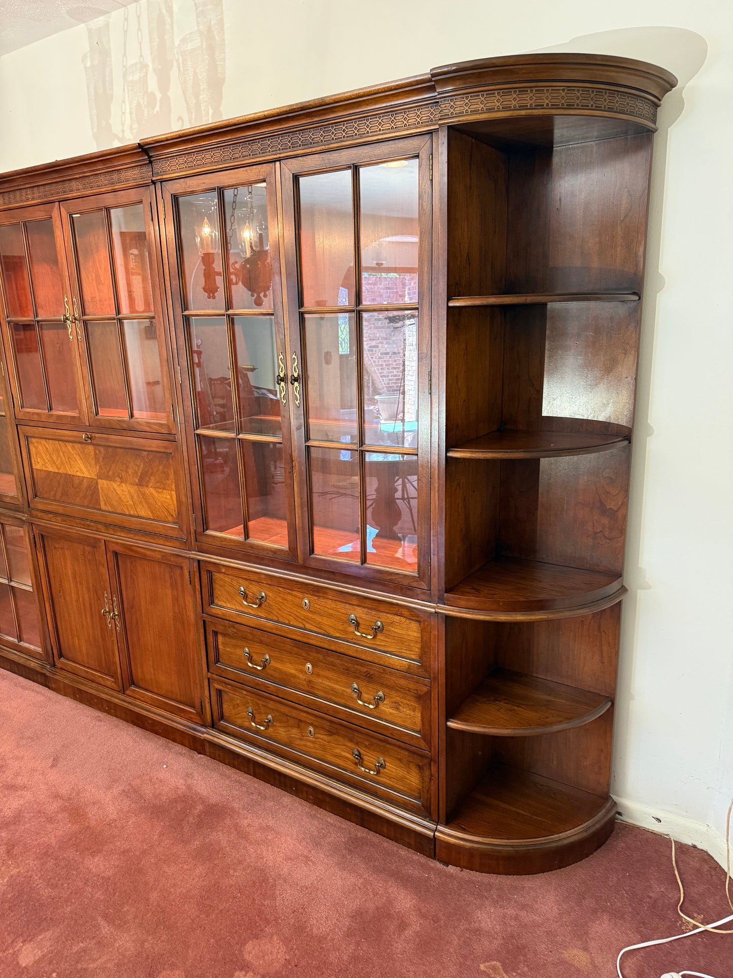 China Cabinet / Bookcase