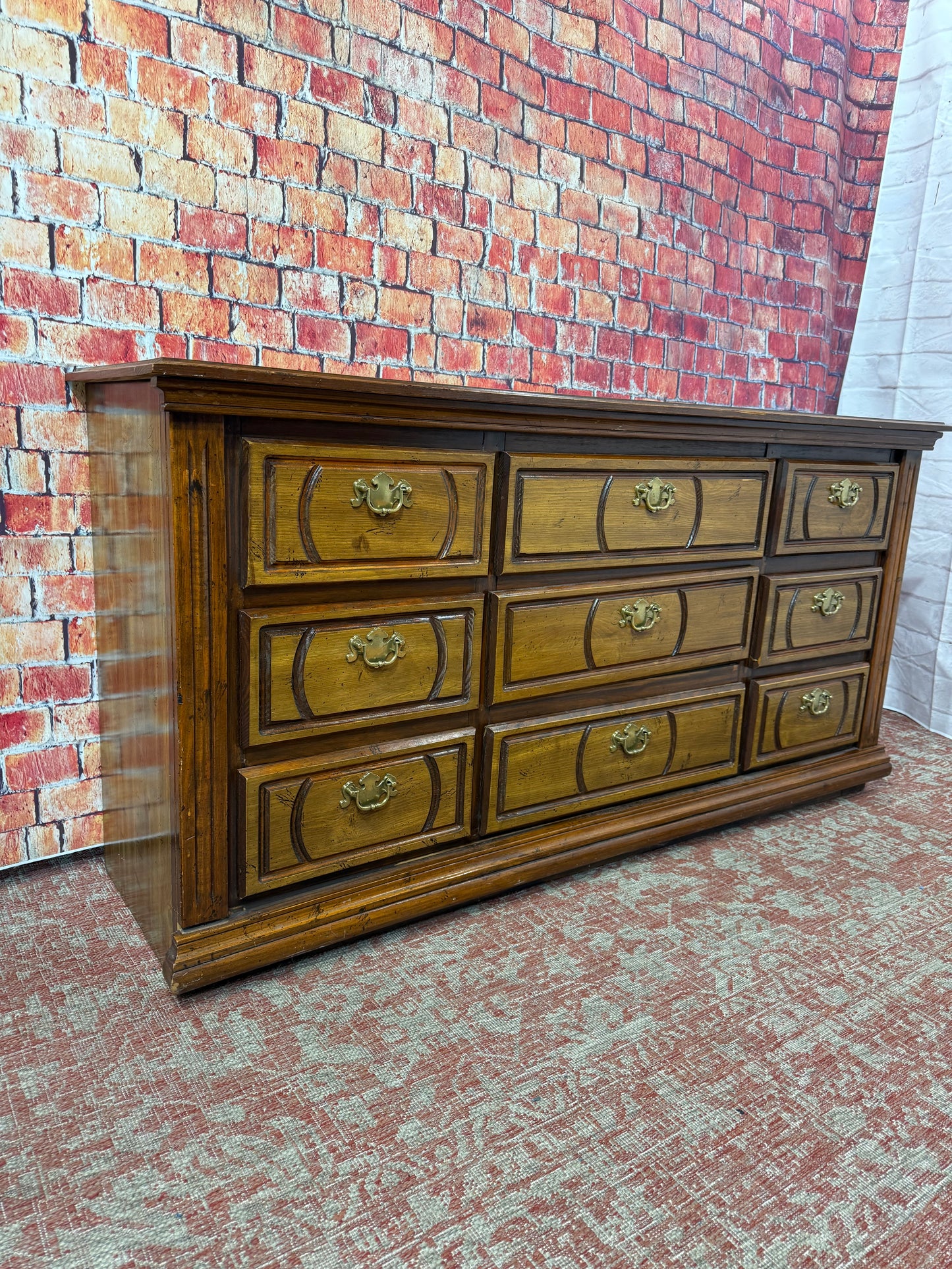 Dresser - 9 Drawers