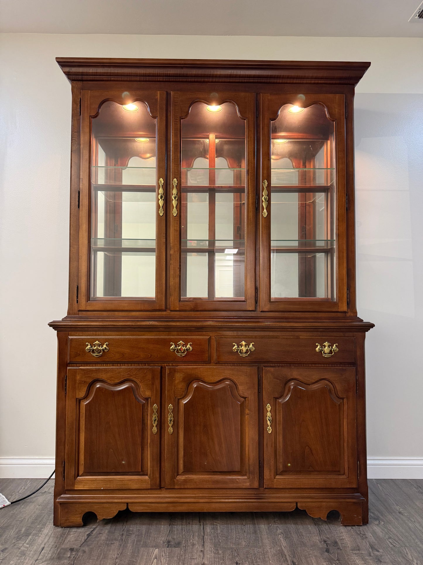 Thomasville China Cabinet