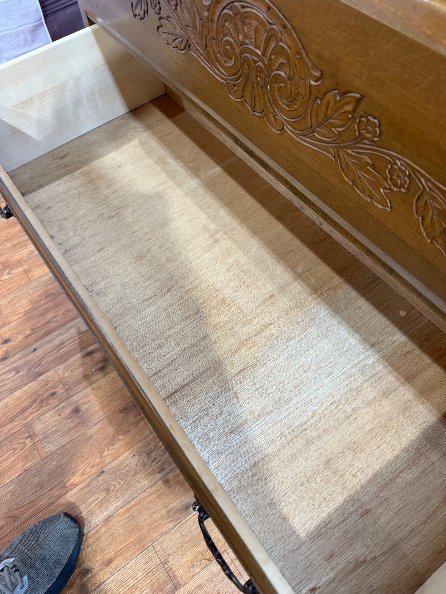 Lullabye Dresser