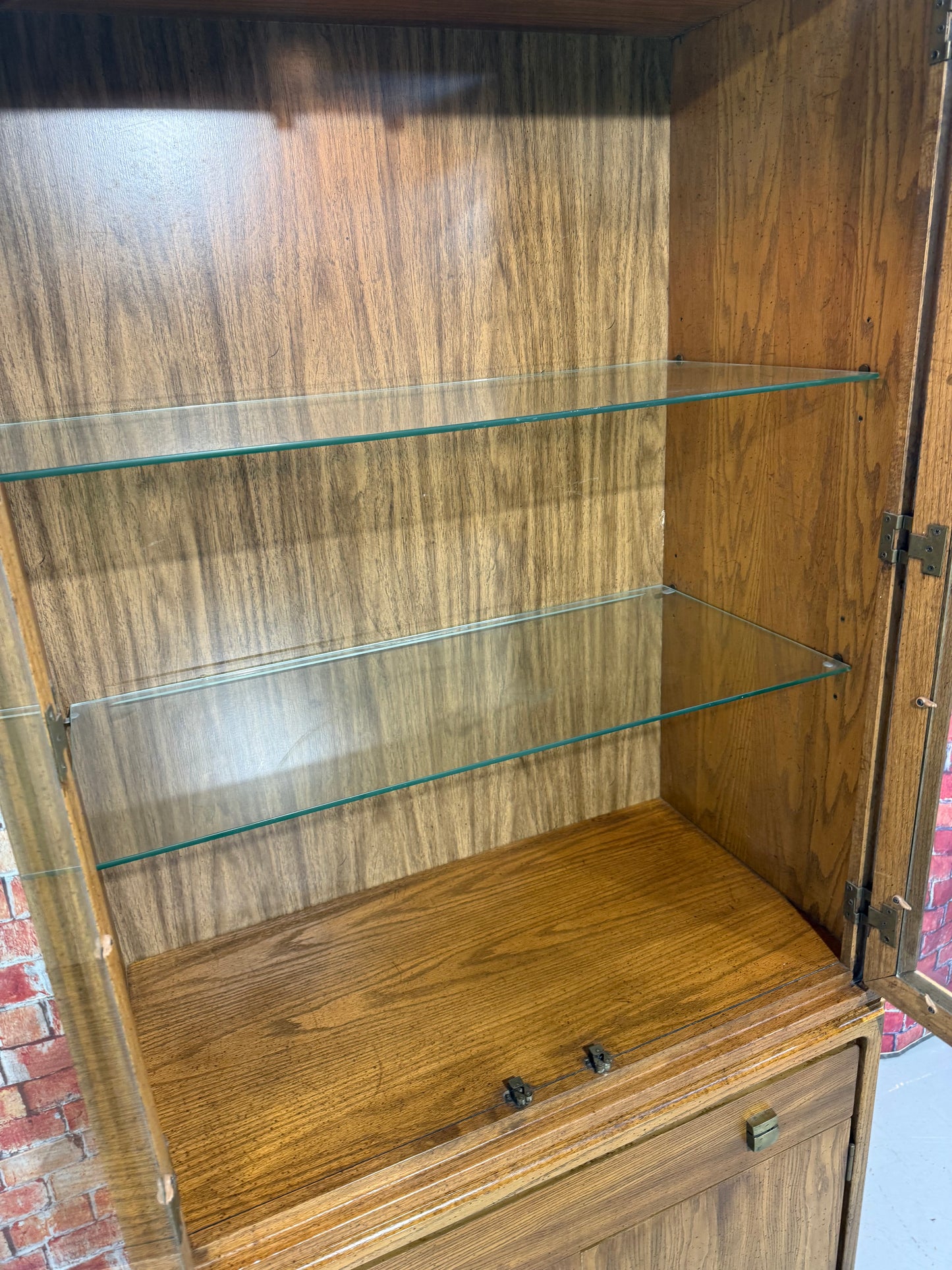 China Cabinet / Bookcase