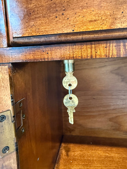 Buffet Table / Sideboard - Thomasville