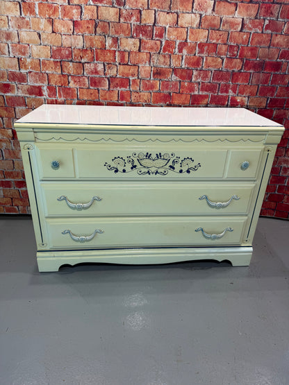 Lea Dresser