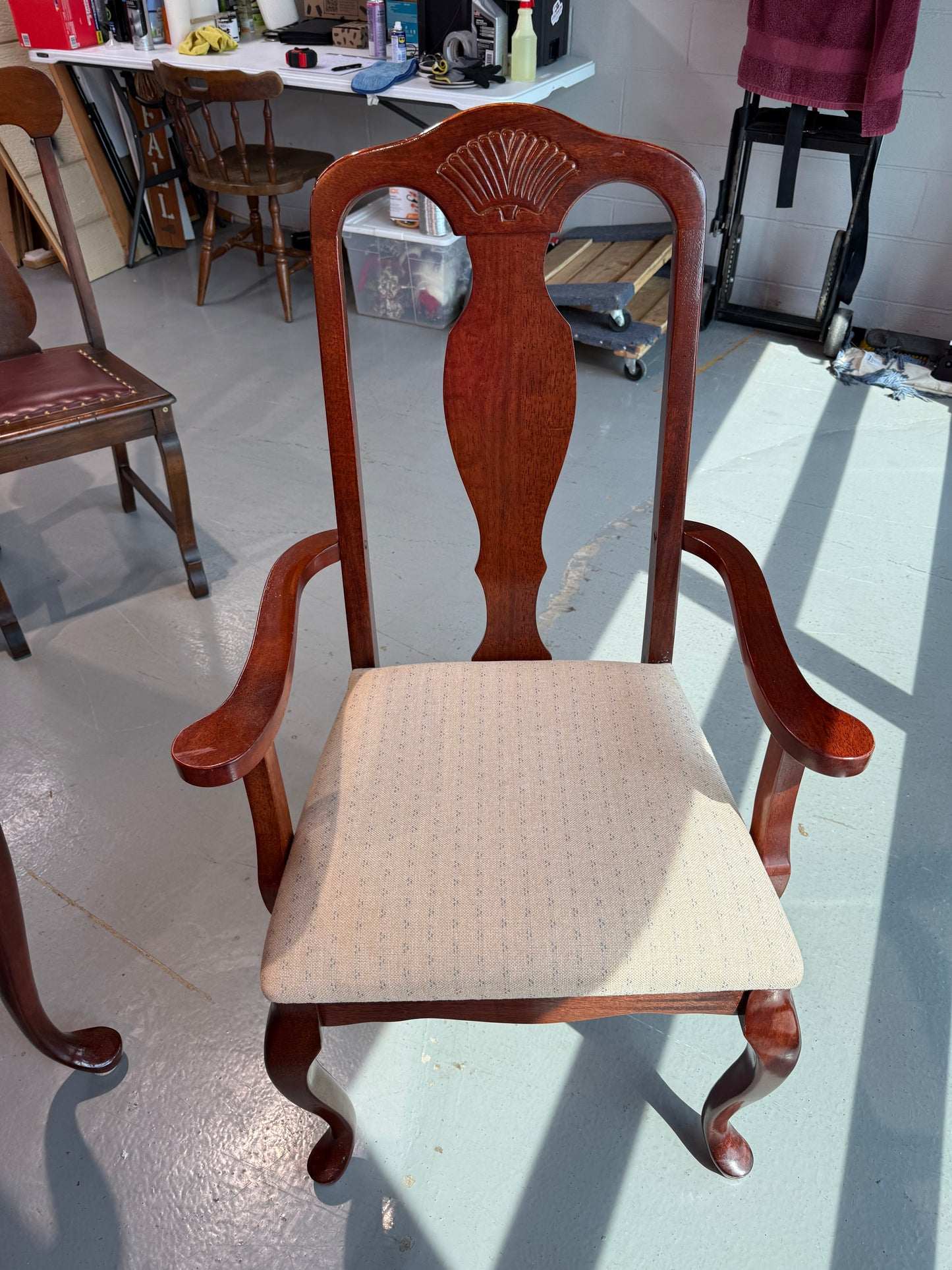 Dining Table & 6 Chairs