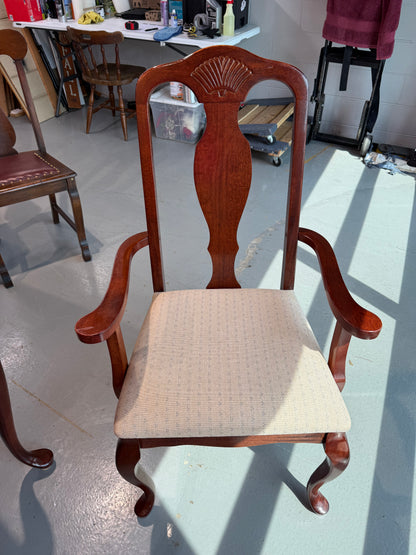 Dining Table & 6 Chairs