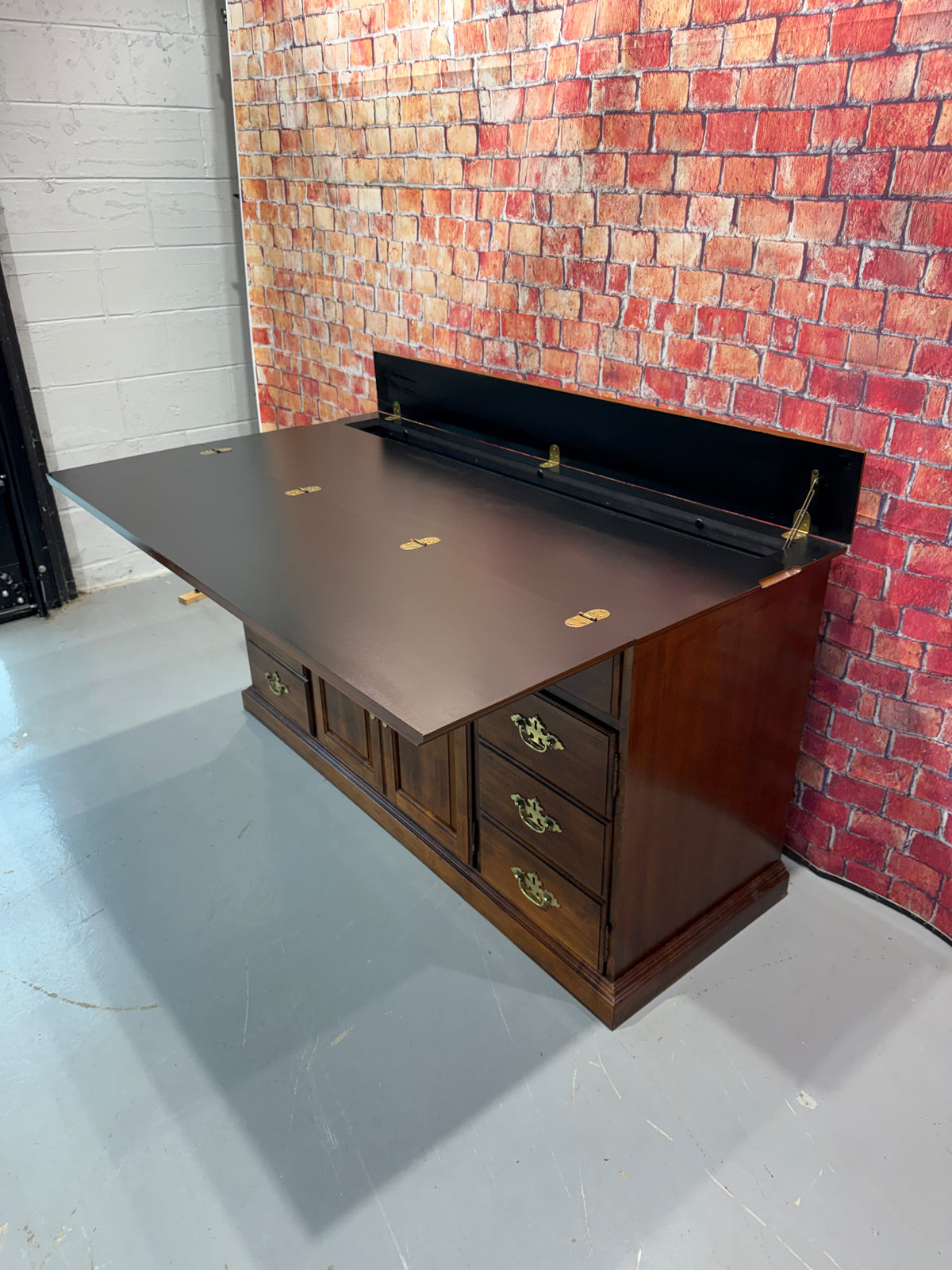 Buffet Table / Sideboard - Thomasville