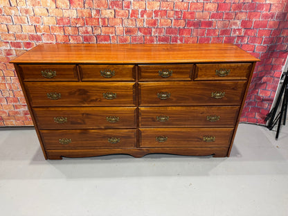 Dresser w/ 10 Drawers
