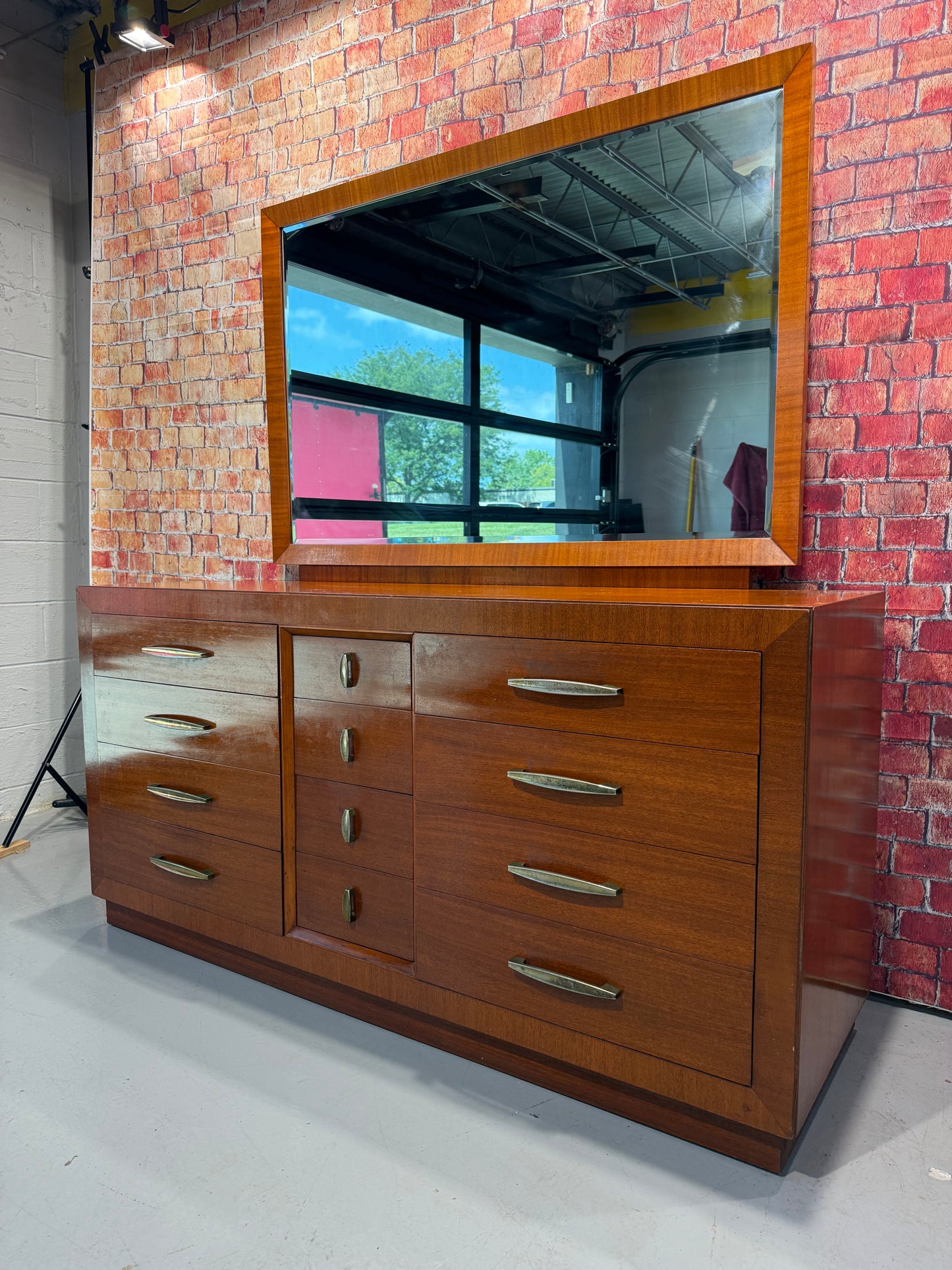 Thomasville MCM Dresser w/ Mirror
