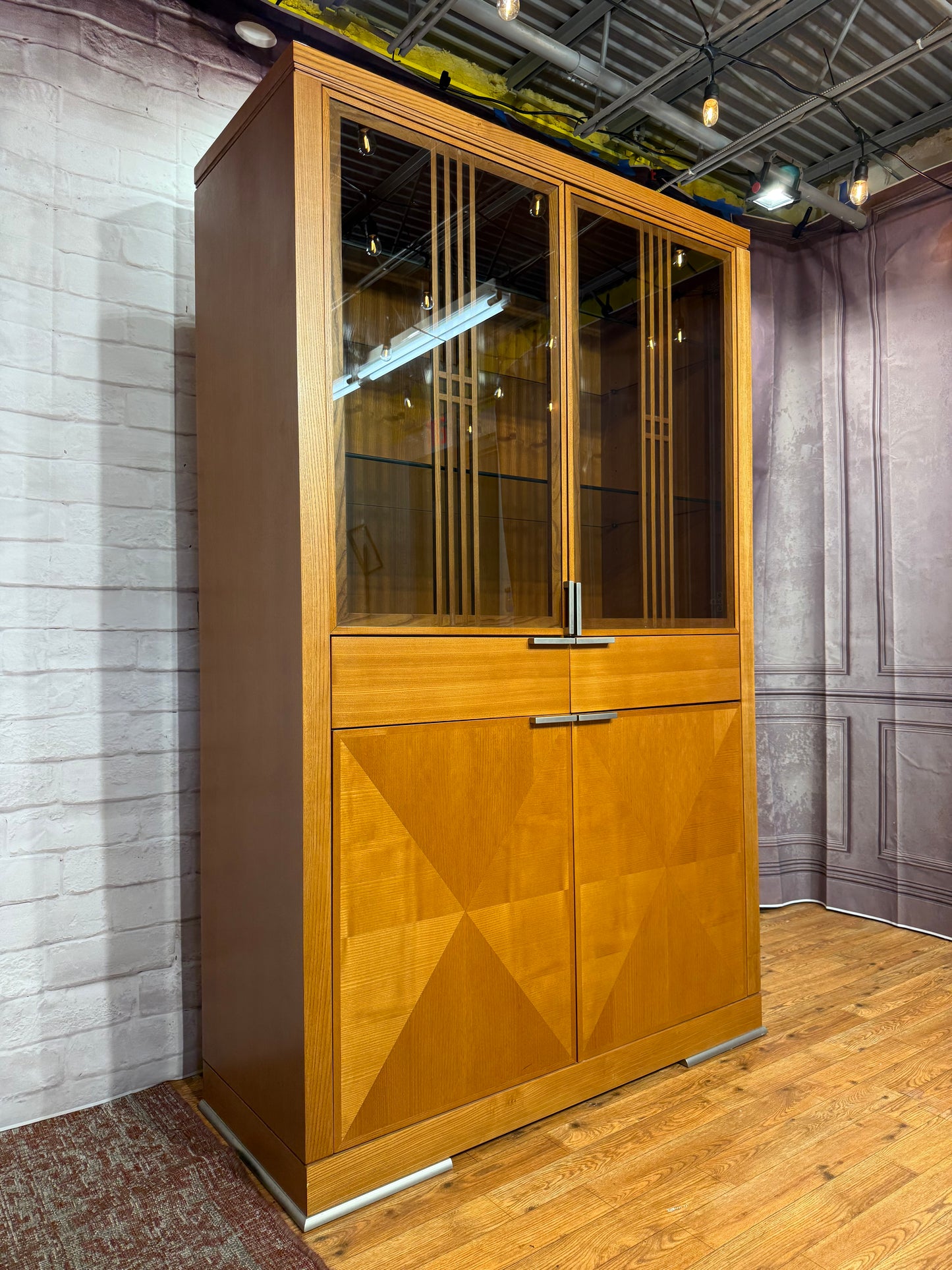 China Cabinet / Cupboard