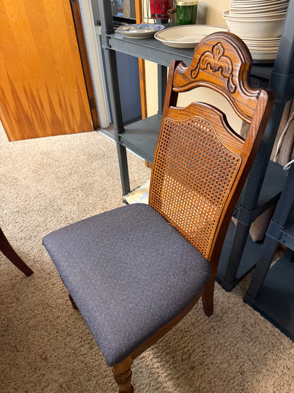 Table & 6 Chairs