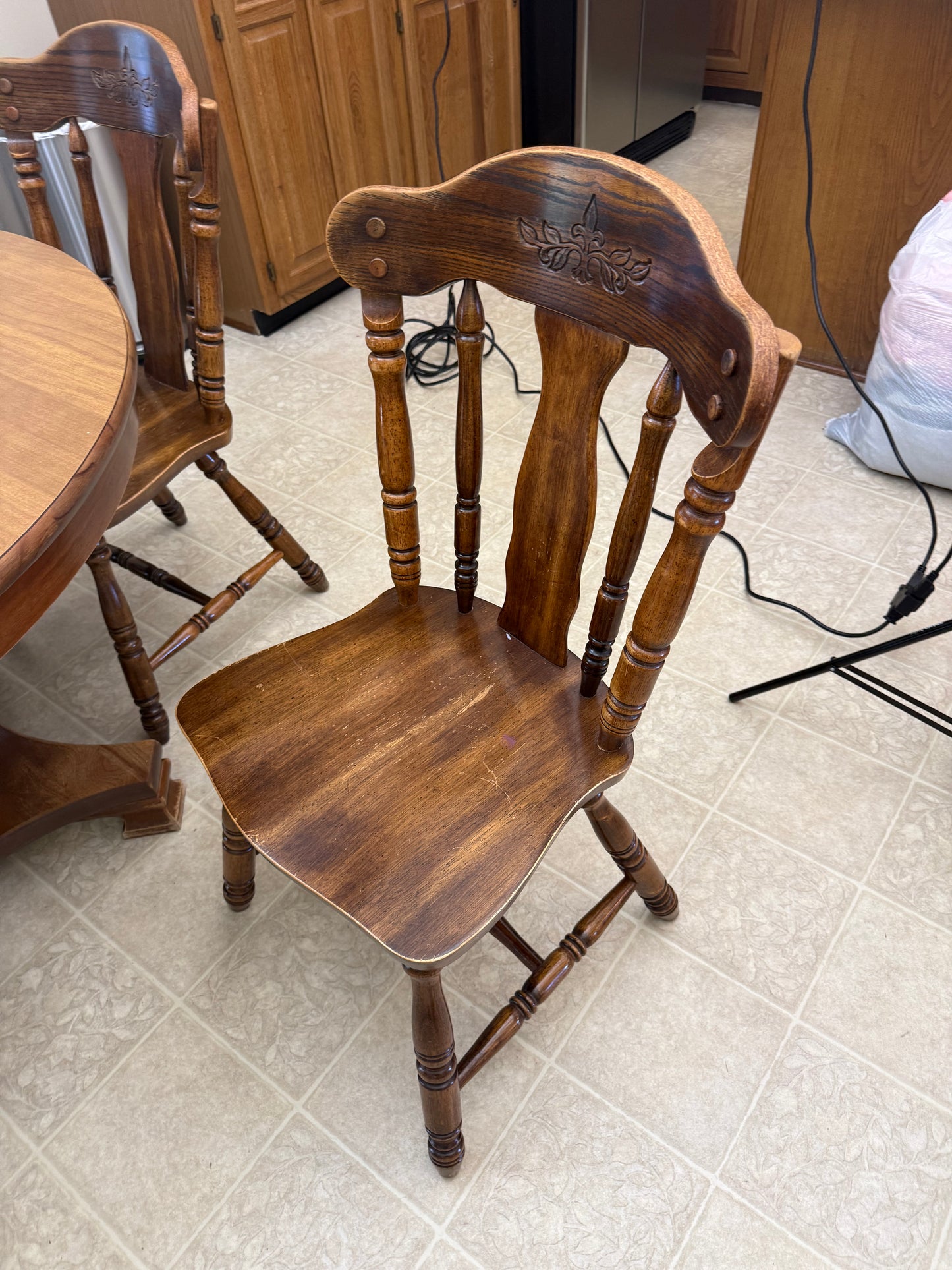 Dining Table & 5 Chairs