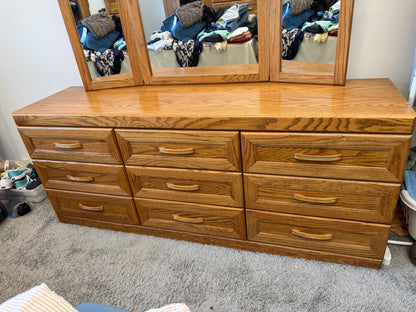 Dresser w/ Folding Mirror