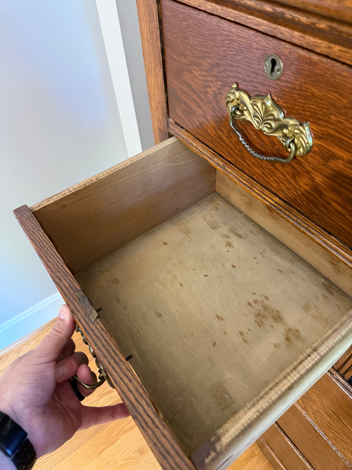 Antique Oak Chest of Drawers
