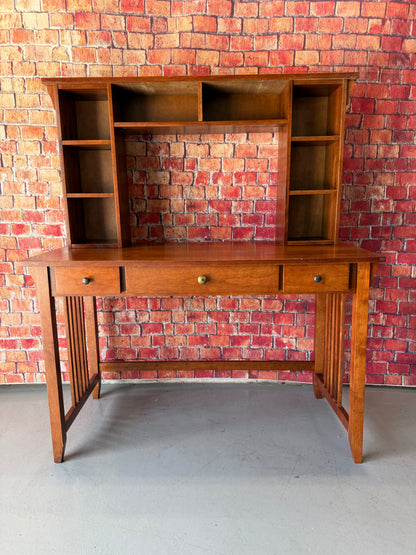 Desk with Hutch/Bookshelf