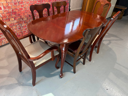 Dining Table & 6 Chairs