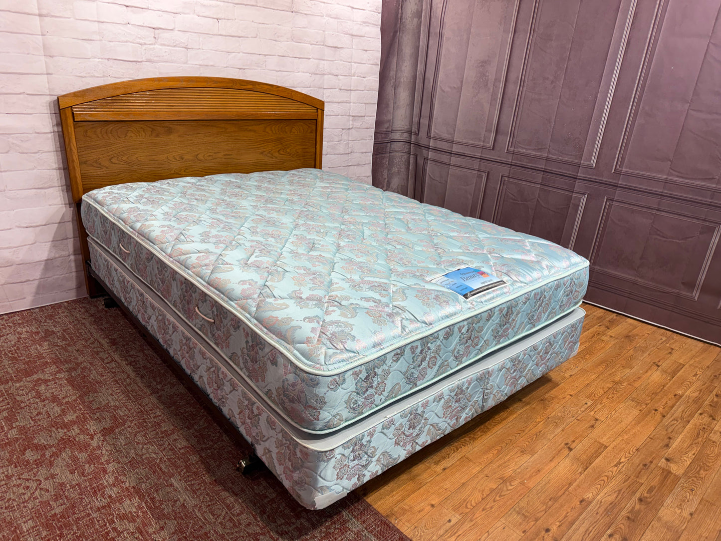 Queen Bed - Simmons