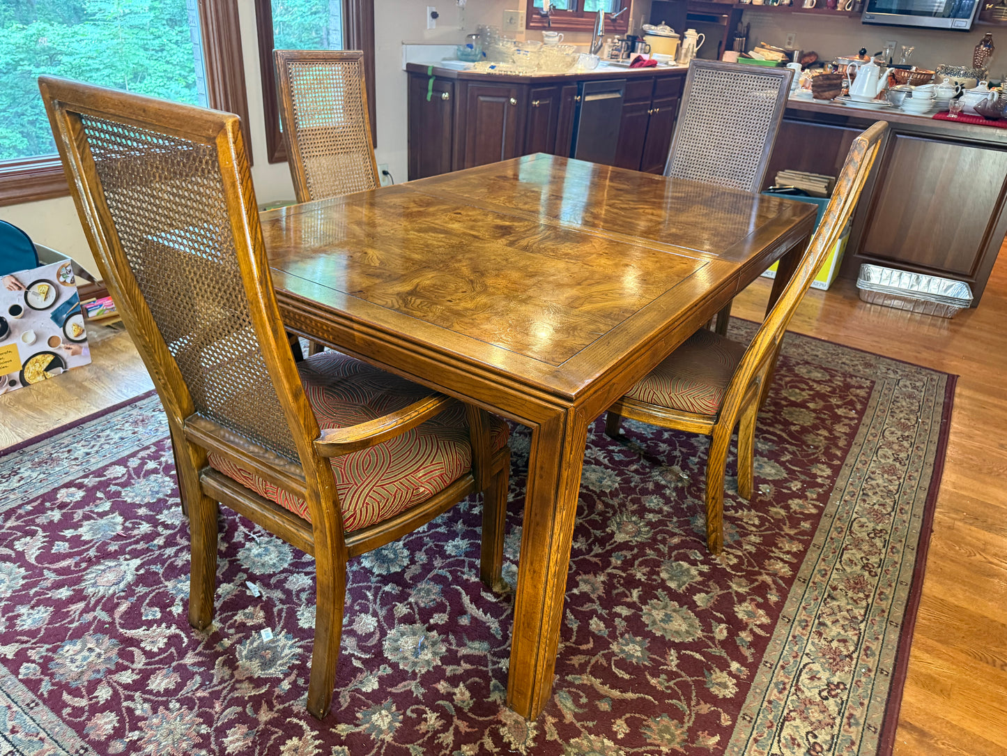 Dining Table & 4 Chairs