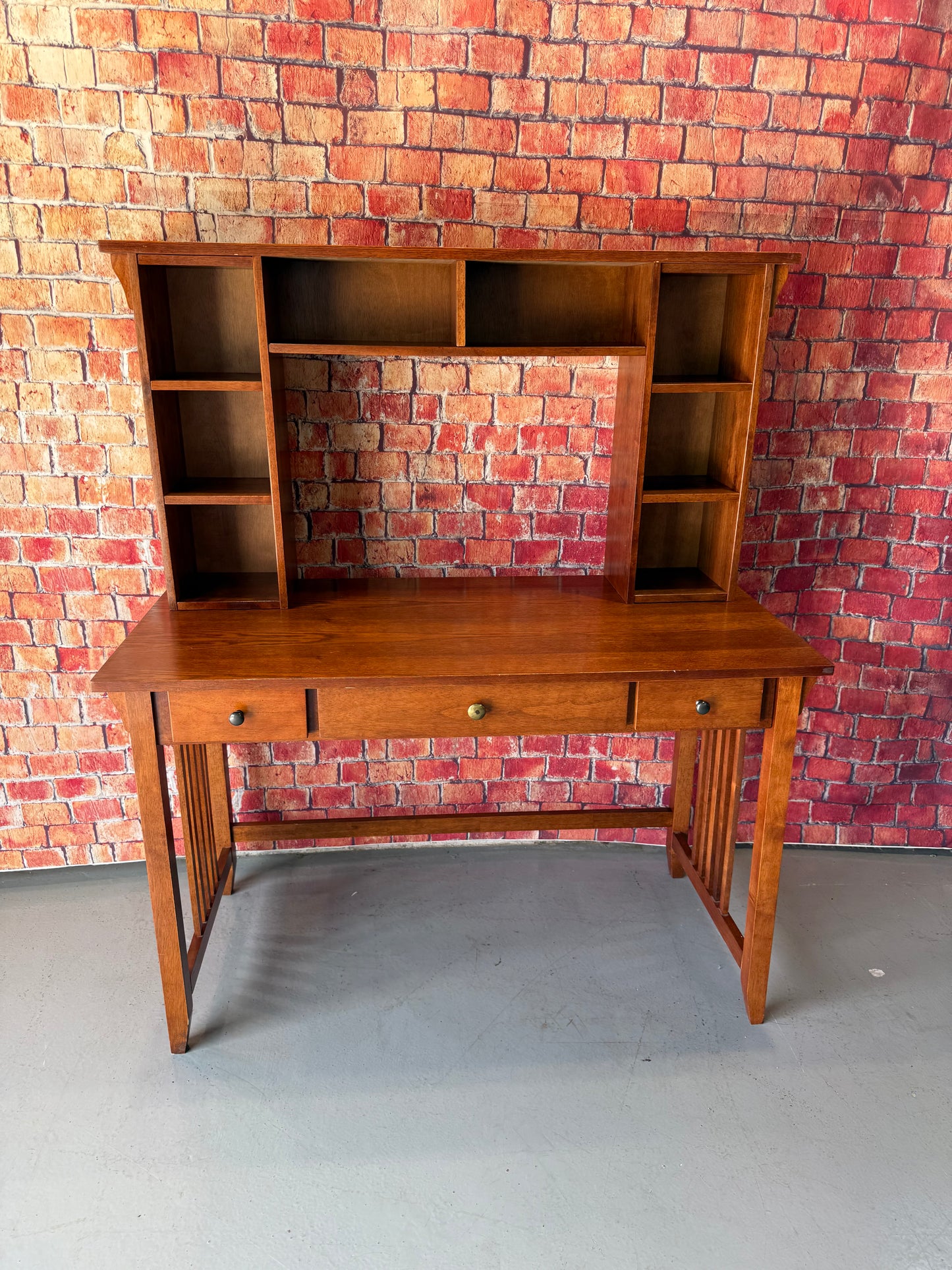 Desk with Hutch/Bookshelf