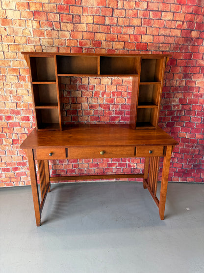 Desk with Hutch/Bookshelf