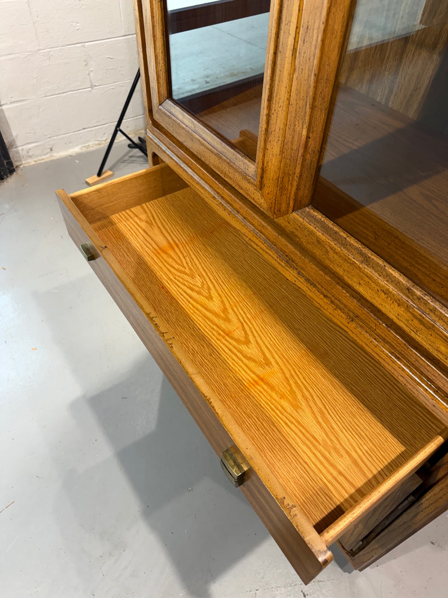 China Cabinet / Bookcase