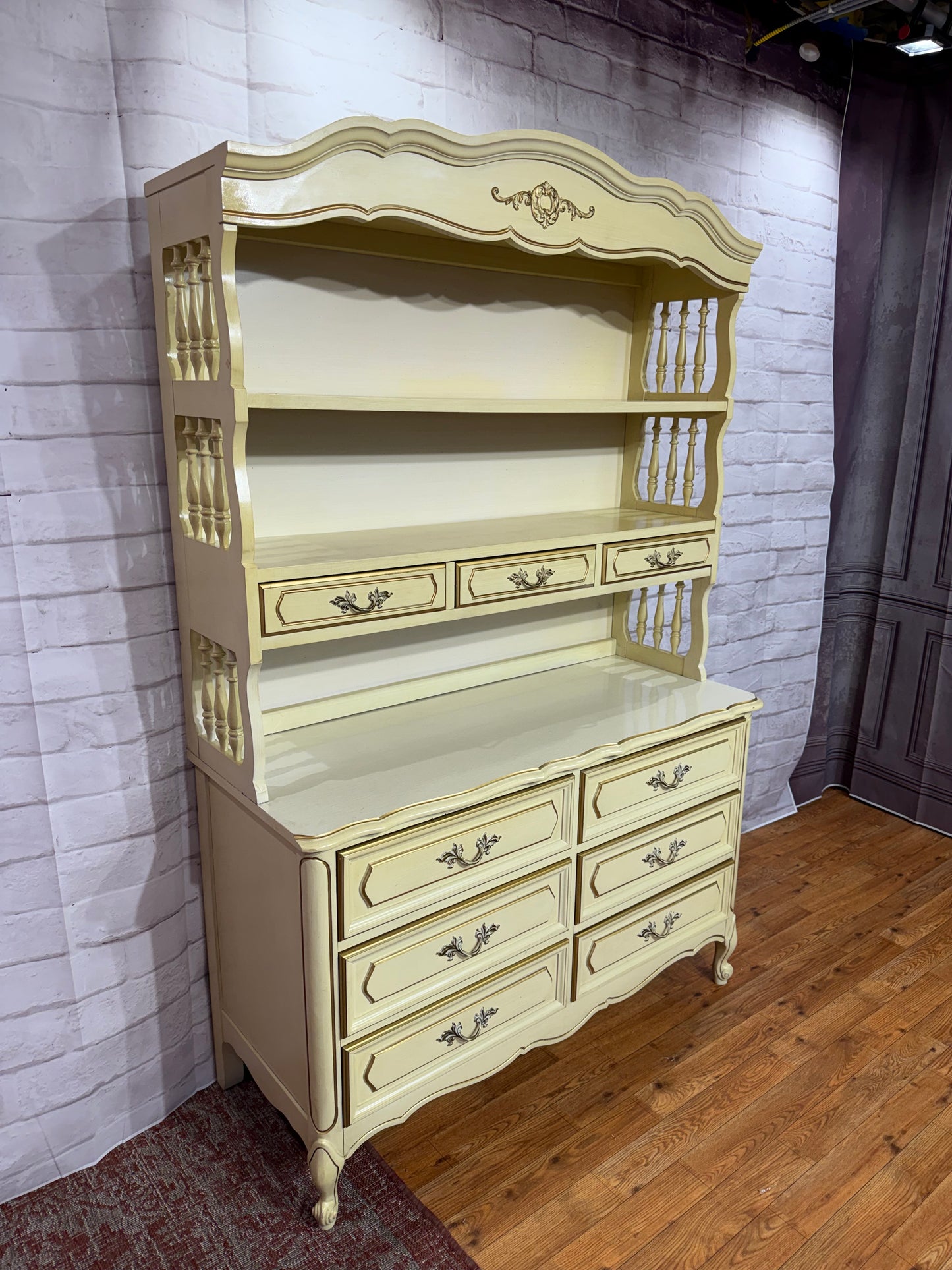 Henry Link Dresser & Hutch