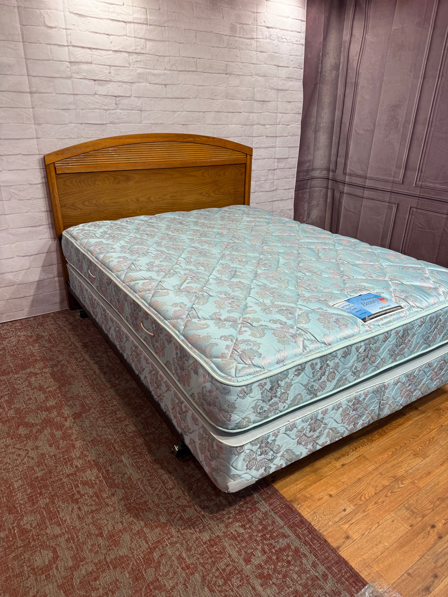 Queen Bed - Simmons