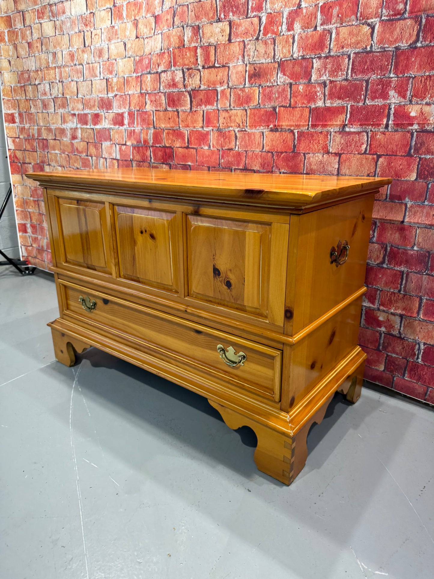 Lexington Cedar Chest