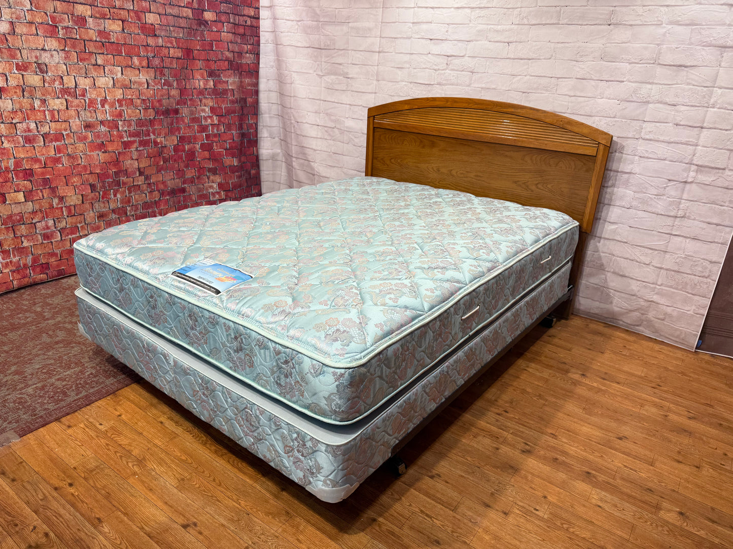 Queen Bed - Simmons