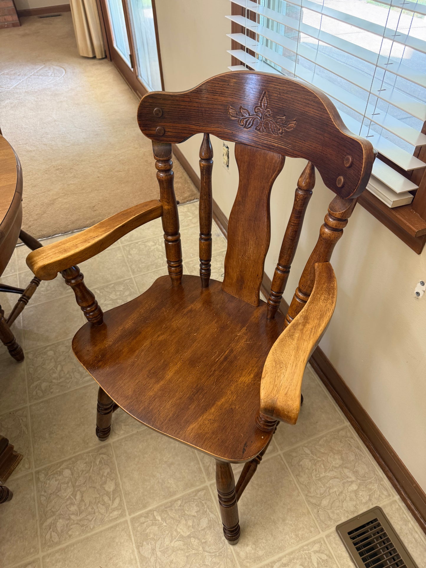 Dining Table & 5 Chairs