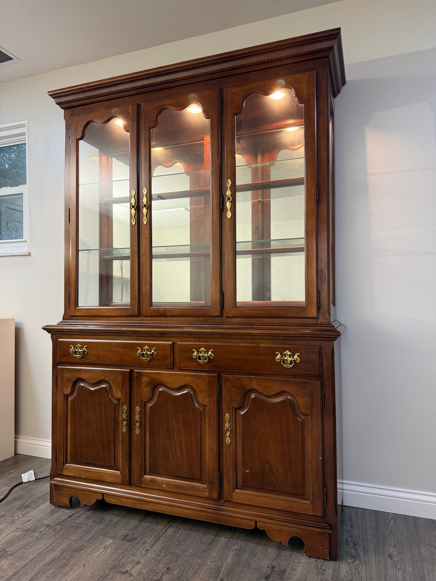 Thomasville China Cabinet