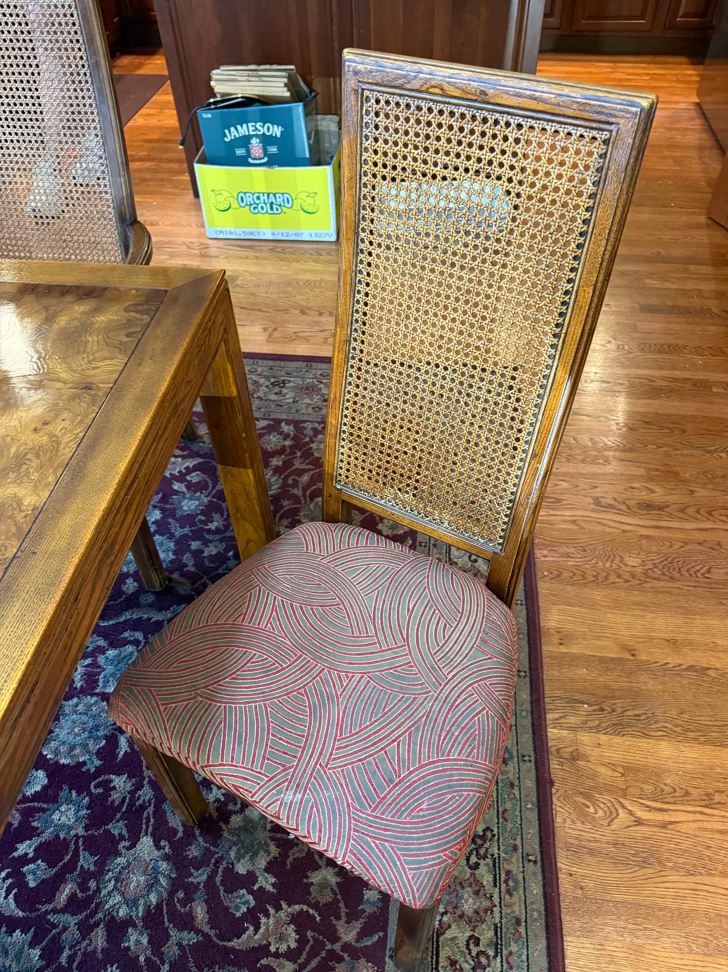 Dining Table & 4 Chairs