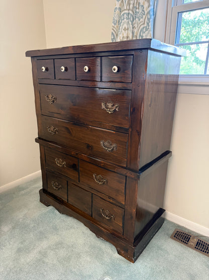 Pine Chest of Drawers