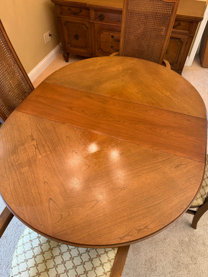 Vintage Dining Table w/4 Chairs