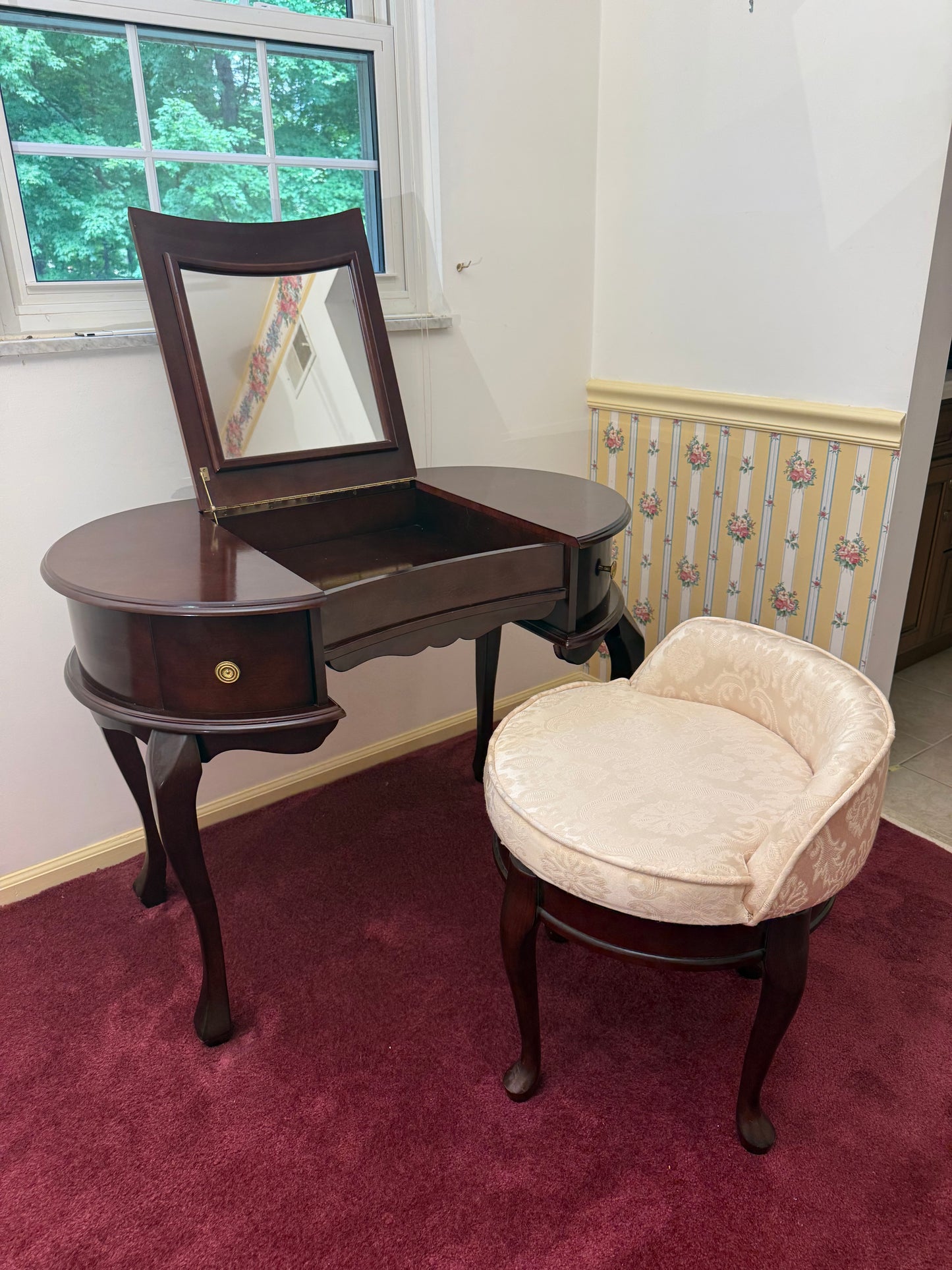 Vanity With Mirror & Stool