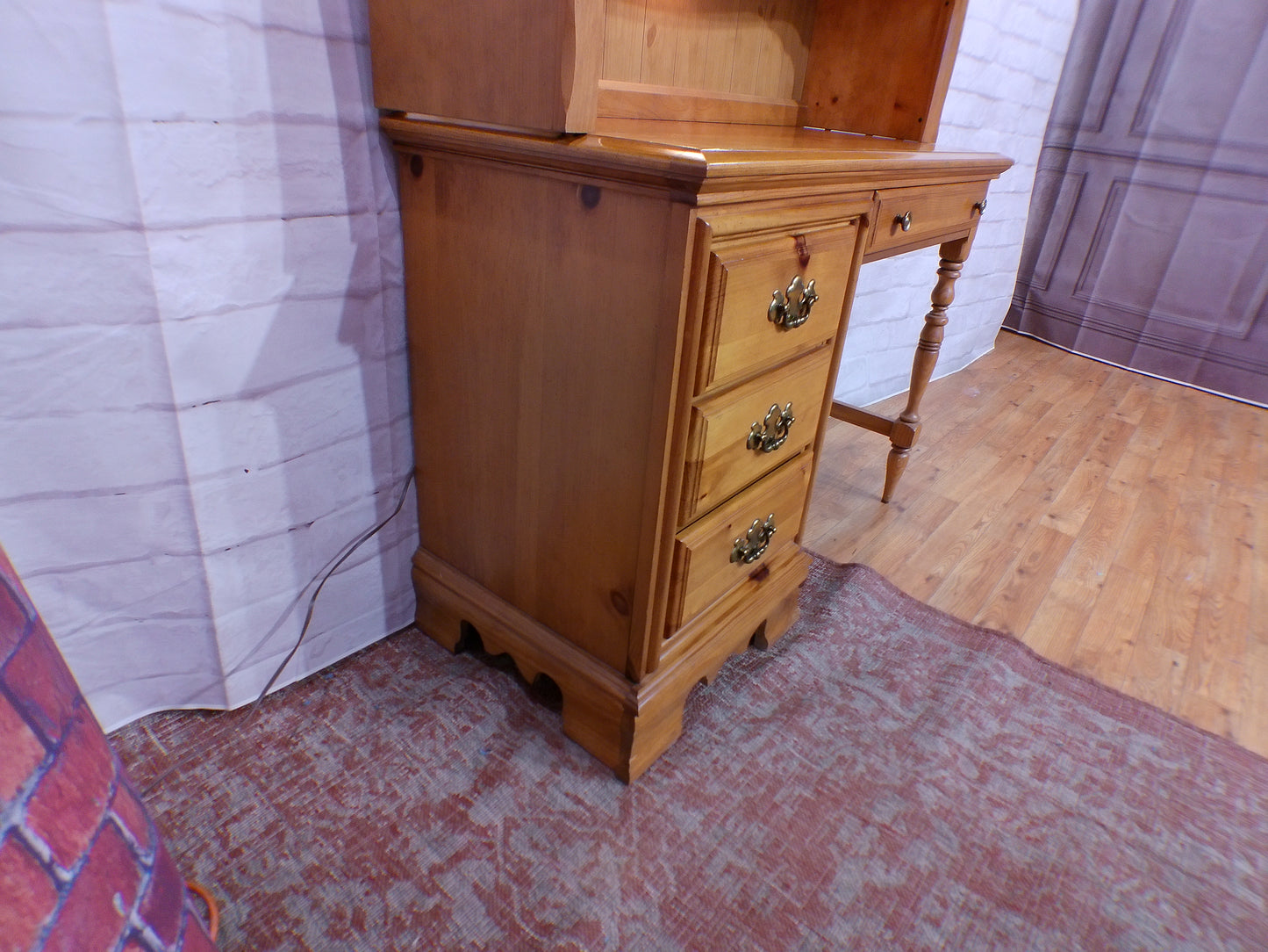 Desk with Hutch