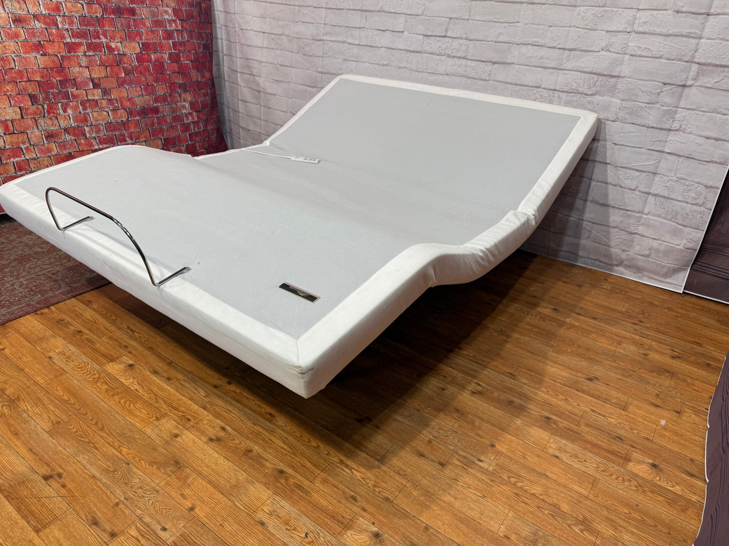 Serta Adjustable Queen Bed Base
