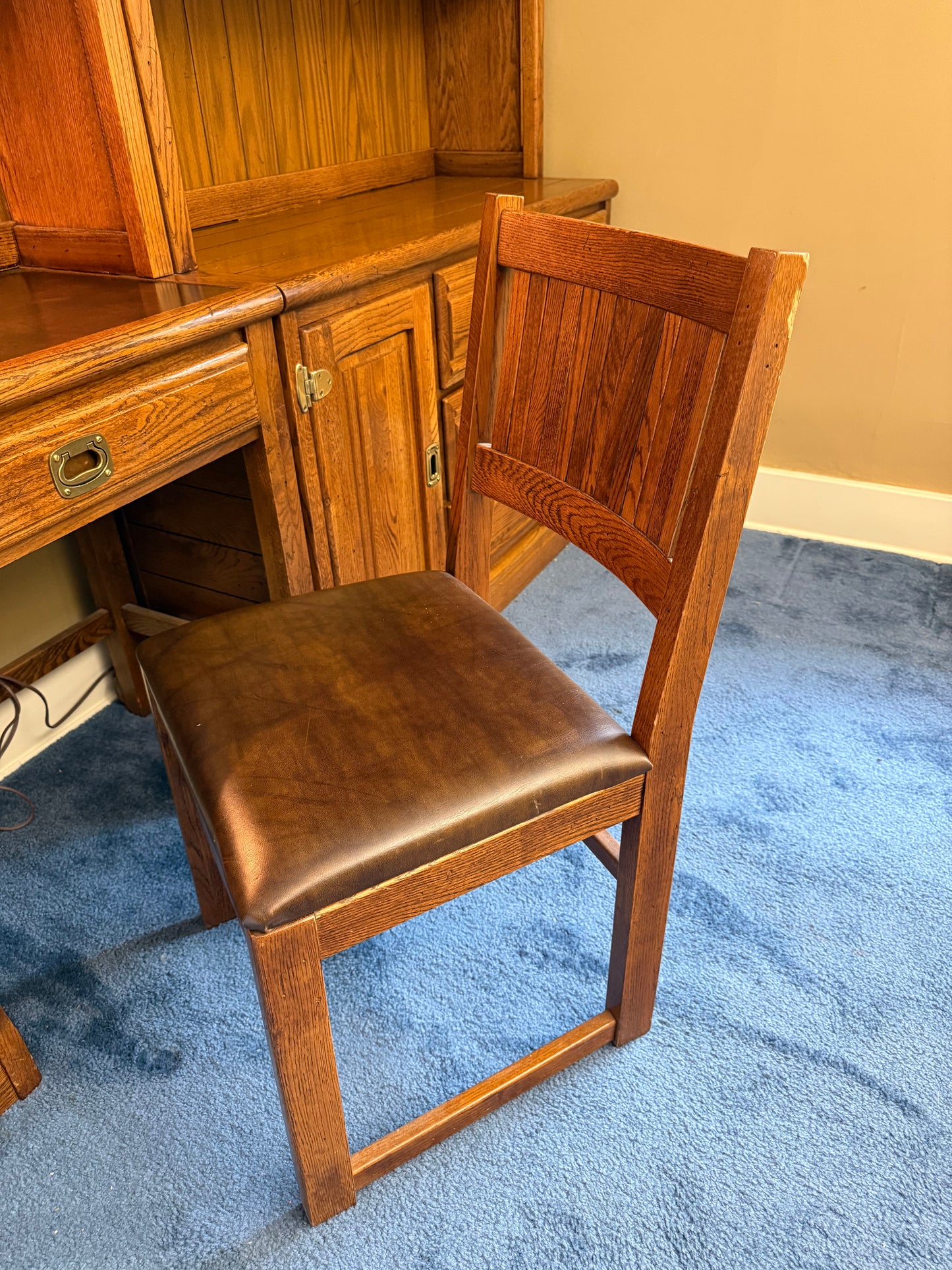 Young Hinkle Desk/Dresser