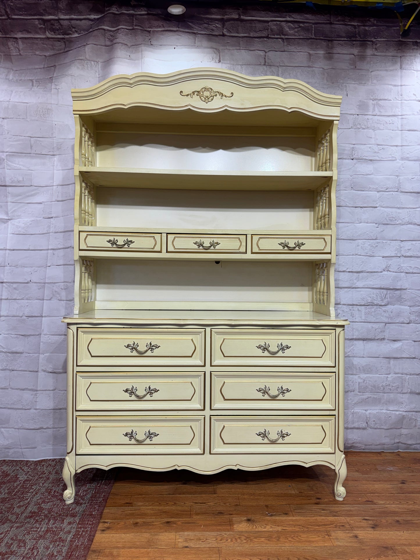 Henry Link Dresser & Hutch