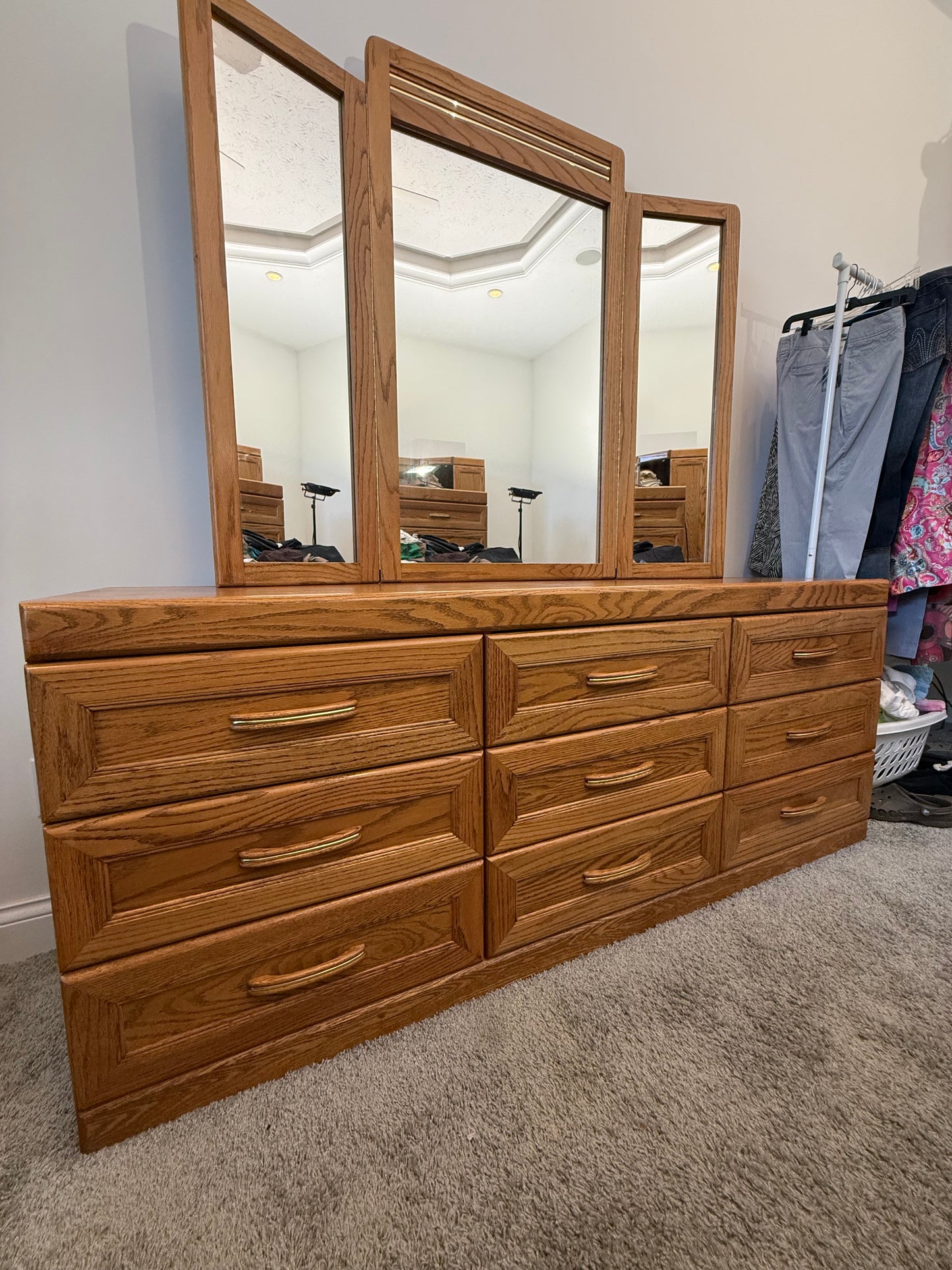 Dresser w/ Folding Mirror