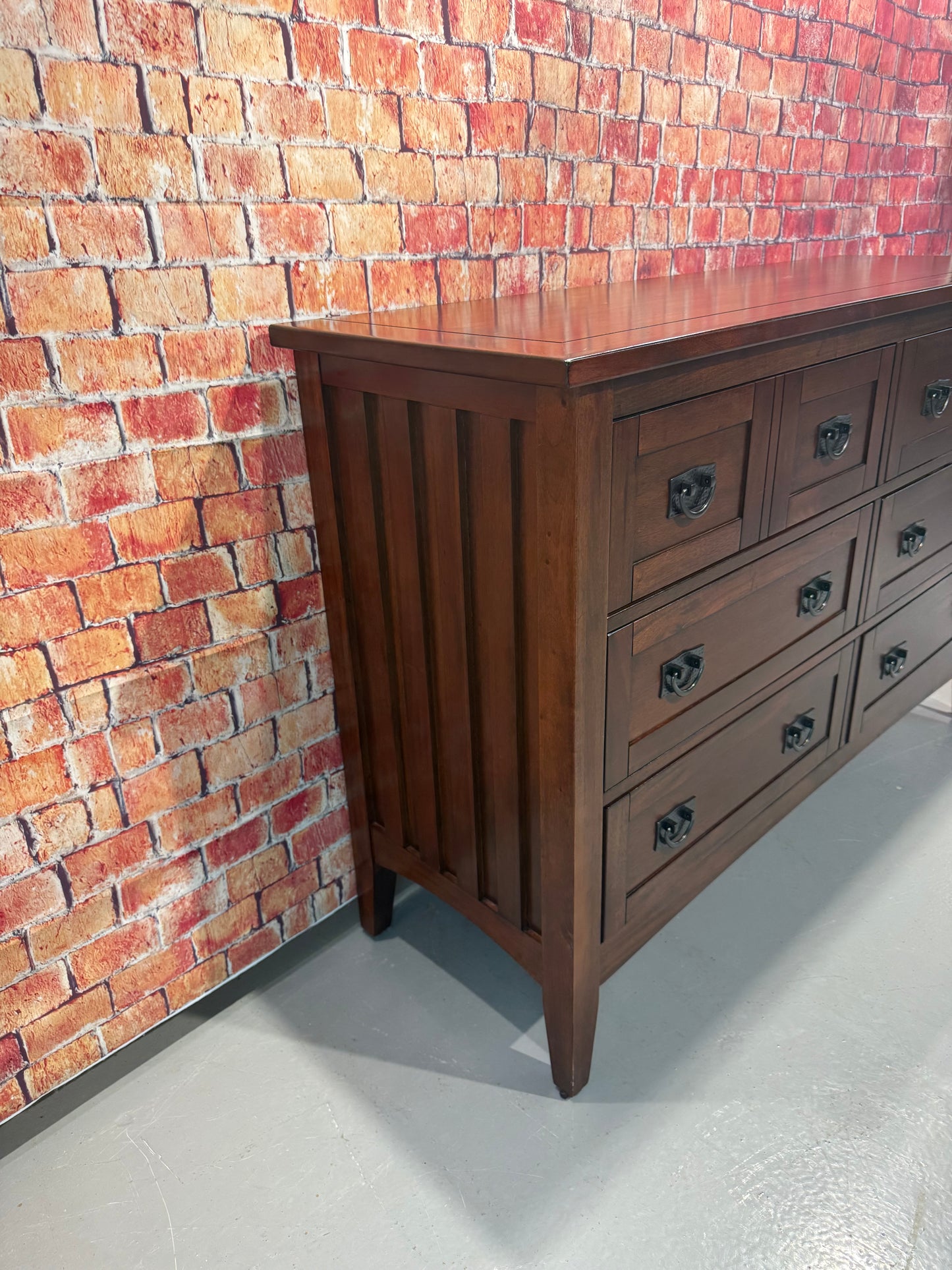 Dresser w/ 6 Drawers