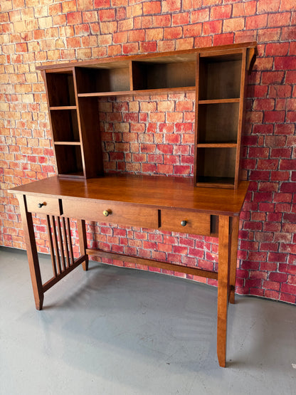 Desk with Hutch/Bookshelf