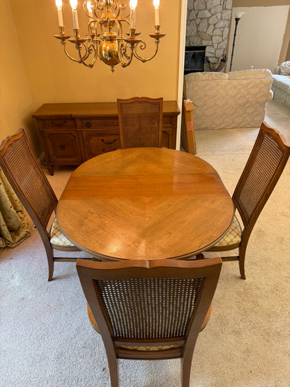 Vintage Dining Table w/4 Chairs